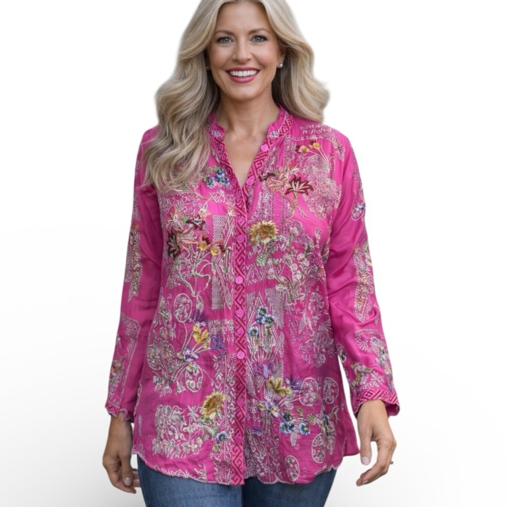 Johnny was Albee heavily embroidered button-down blouse NWT